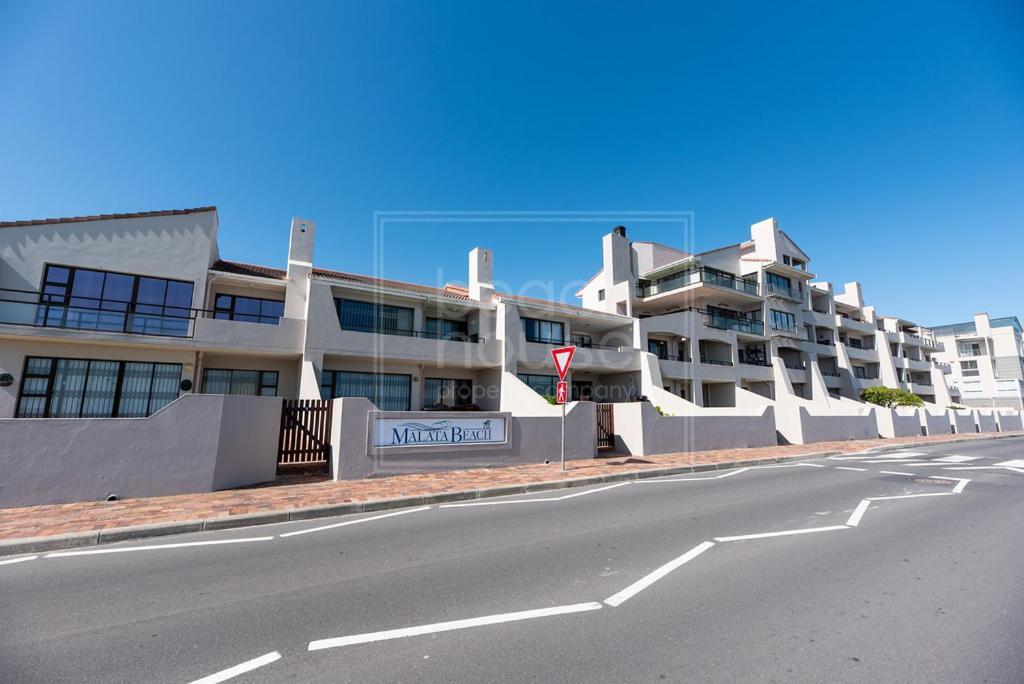 Panoramic Ocean View 2 Bed W 24 Hour Power Inverter, Blouberg, 28 Malata Apartment *