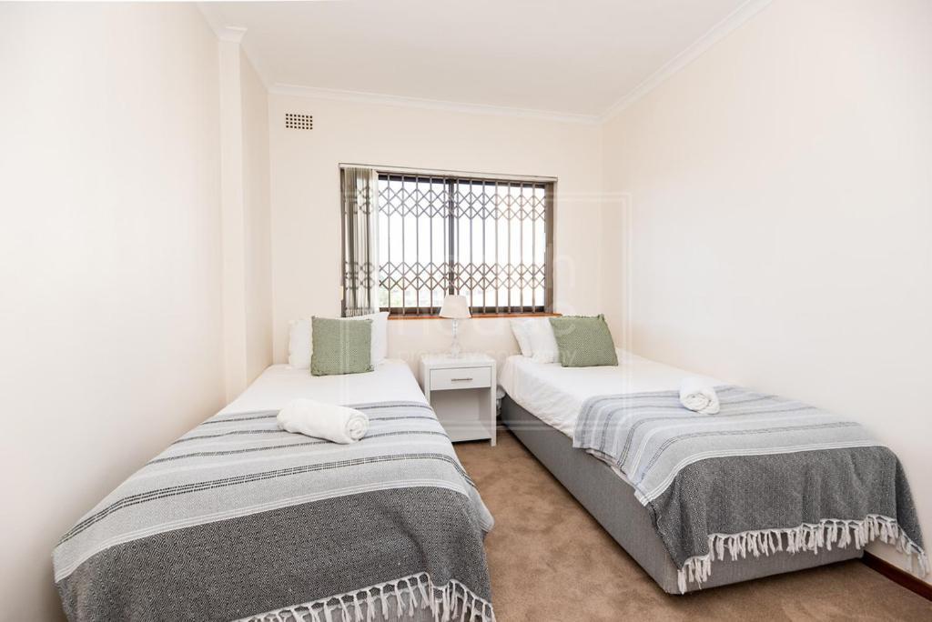Panoramic Ocean View 2 Bed W 24 Hour Power Inverter, Blouberg, 28 Malata Apartment *